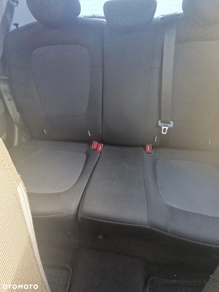 Hyundai i20 - 15