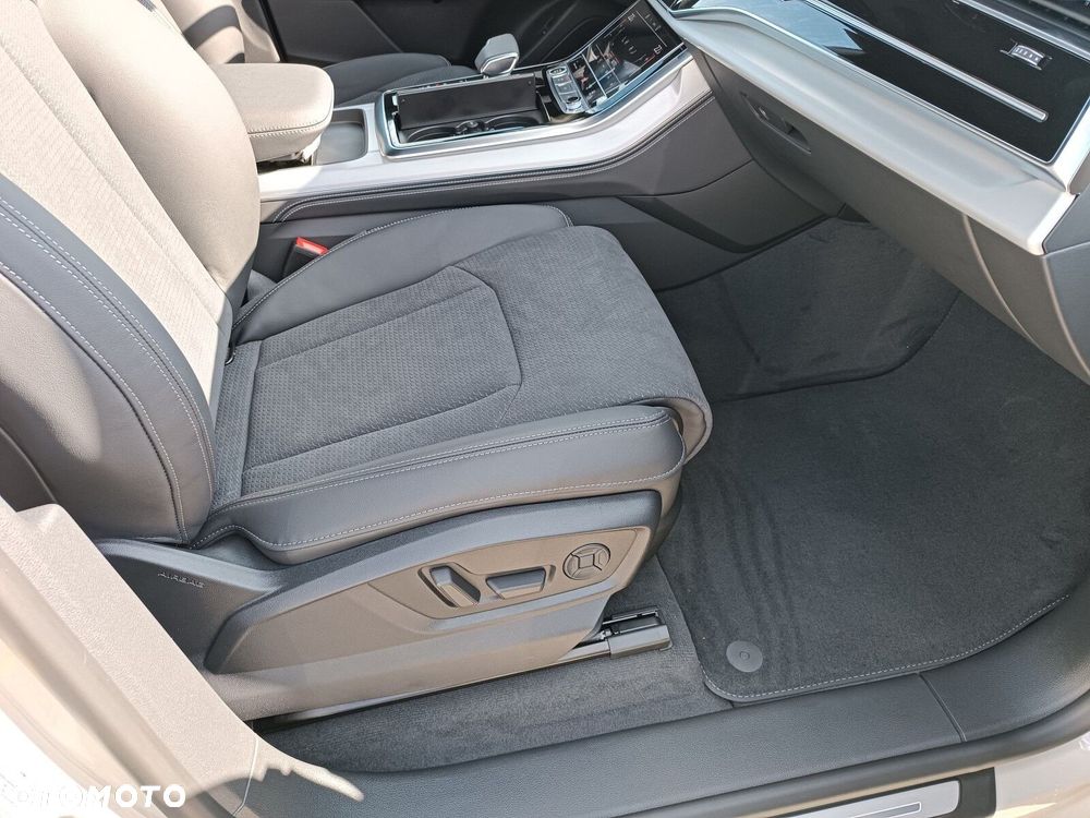 Audi Q8 - 24