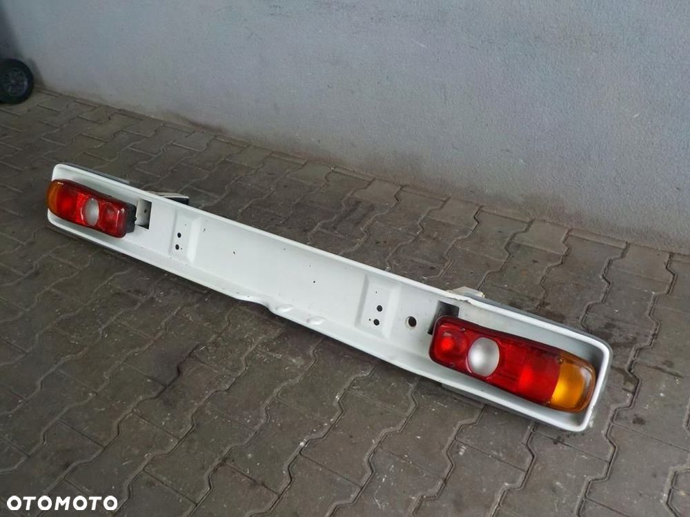 VW T5 DOKA SKRZYNIOWY ZDERZAK PAS TYLNY LAMPY - 3