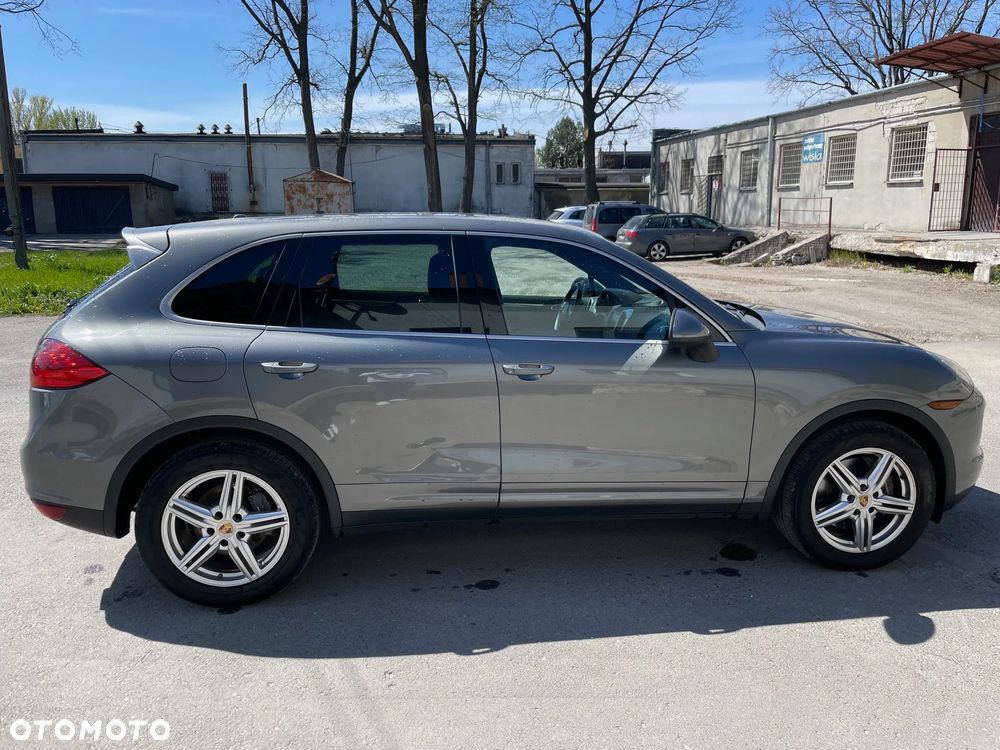 Porsche Cayenne - 4