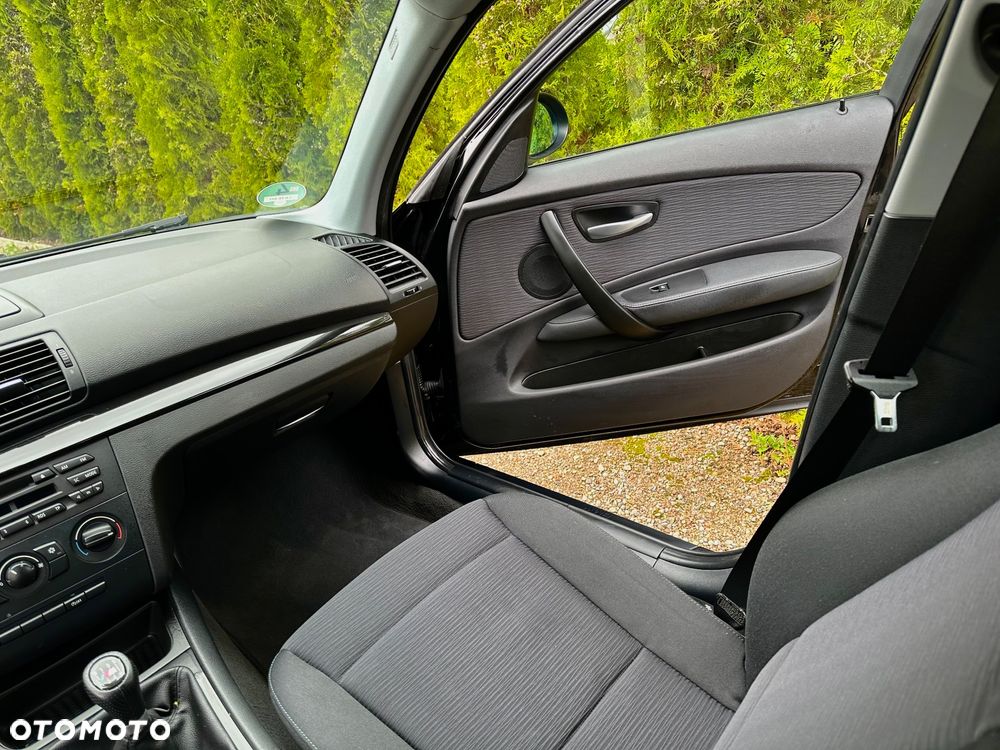 BMW Seria 1 116i - 11