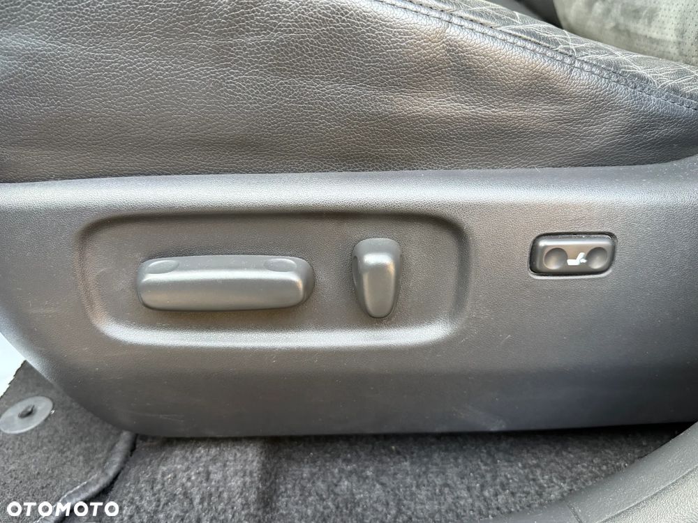 Toyota RAV4 2.0 VVT-i Premium - 24