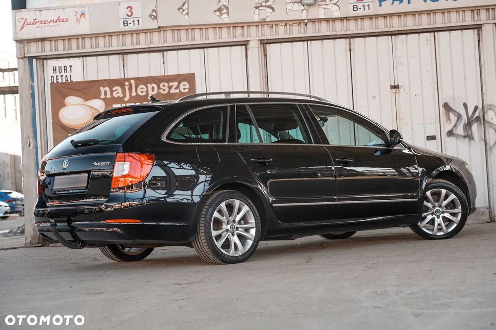 Skoda Superb 2.0 TDI DSG FAMILY - 16
