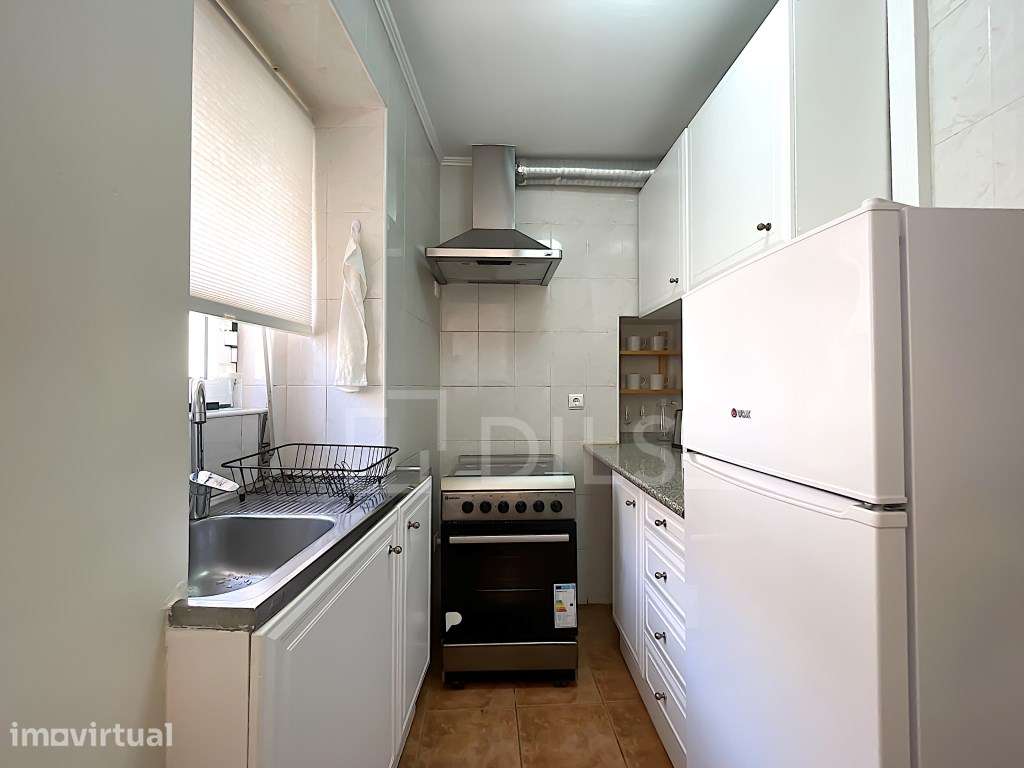 Apartamento T3 duplex, renovado, com vista para a Igreja da Memória... - Grande imagem: 5/29
