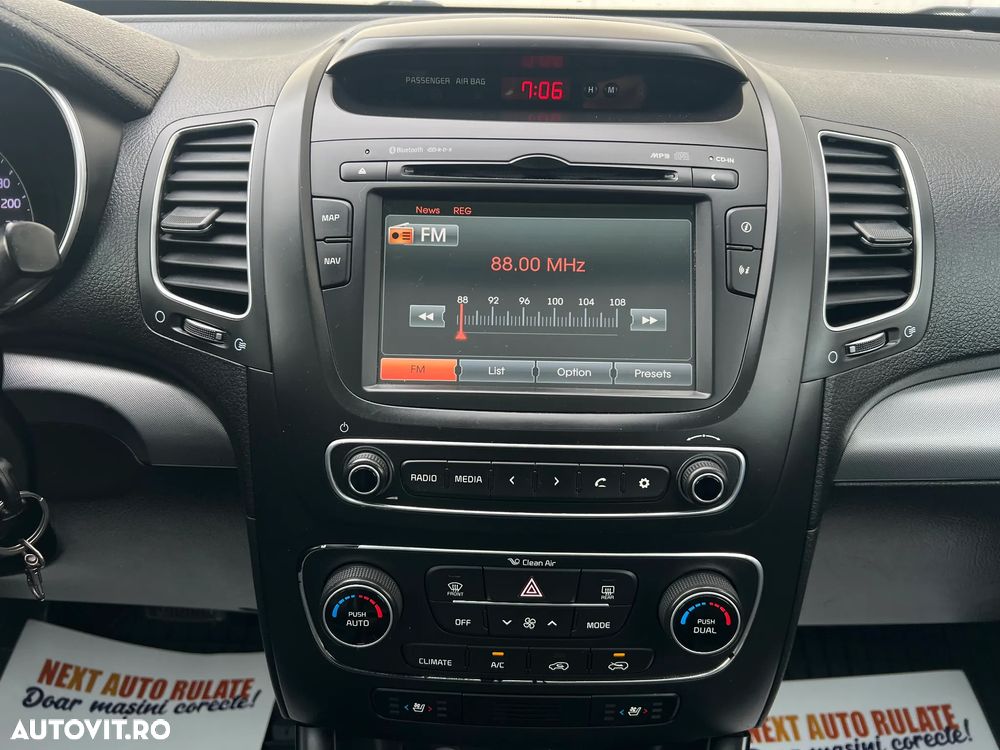 Kia Sorento 2.2 DSL 4x4 Aut. Classic - 14