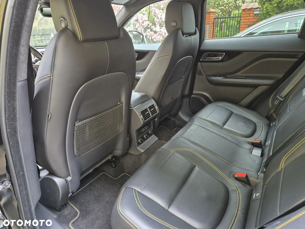 Jaguar F-Pace 2.0 i4P AWD 300 Sport - 36
