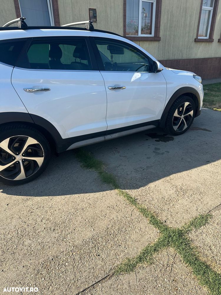 Hyundai Tucson 2.0 CRDI 4WD 6AT Luxury+ - 1