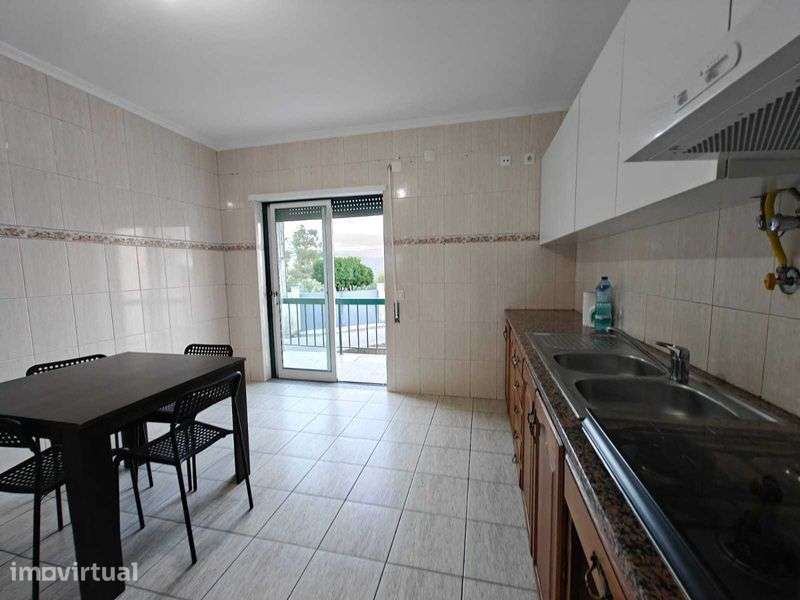 Apartamento T4 Duplex com Jardim para Arrendar em São Pedro do Sul - Grande imagem: 4/12