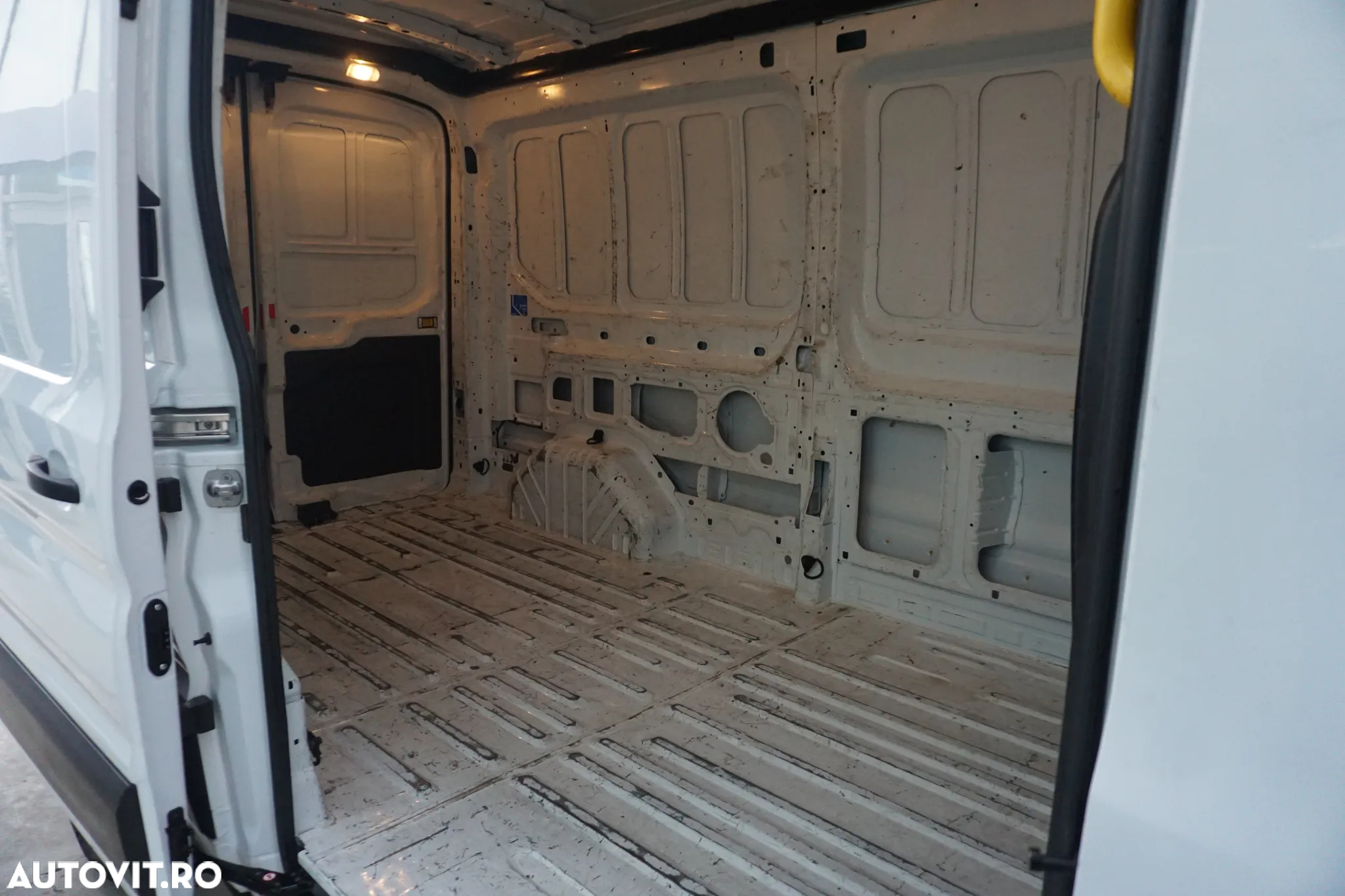 Ford Transit - 9