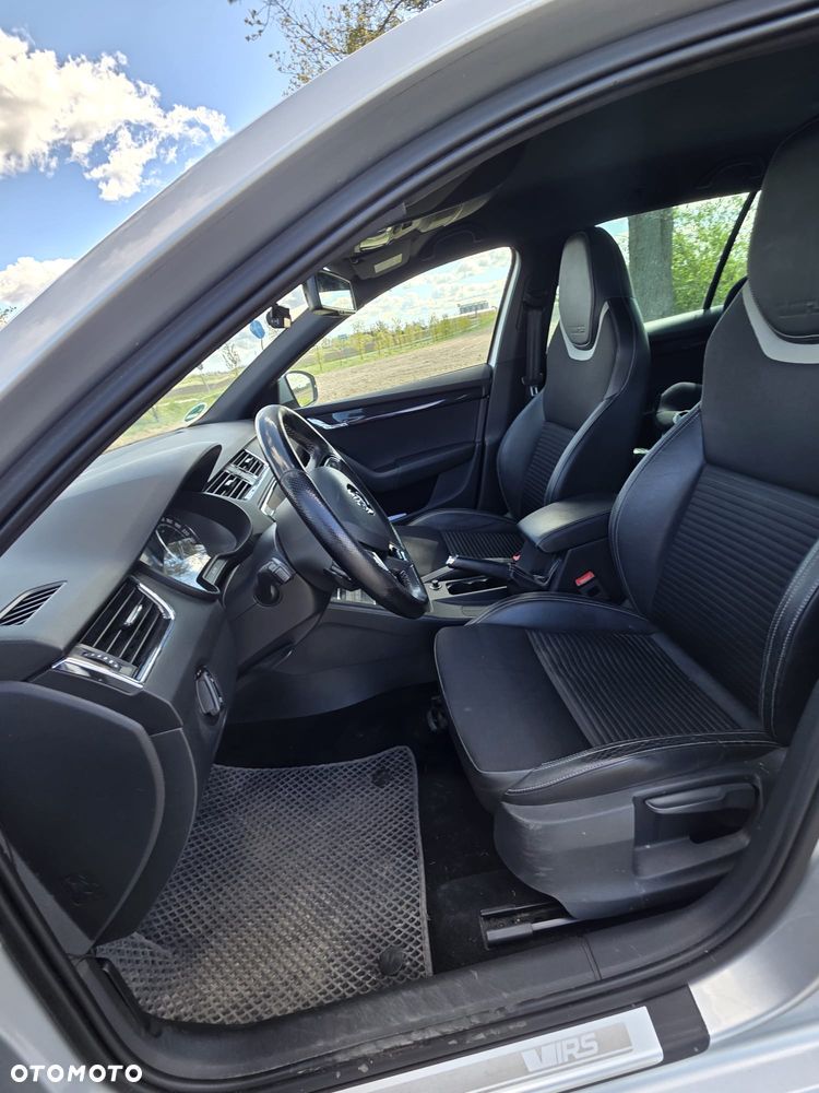 Skoda Octavia 2.0 TDI DSG RS - 10