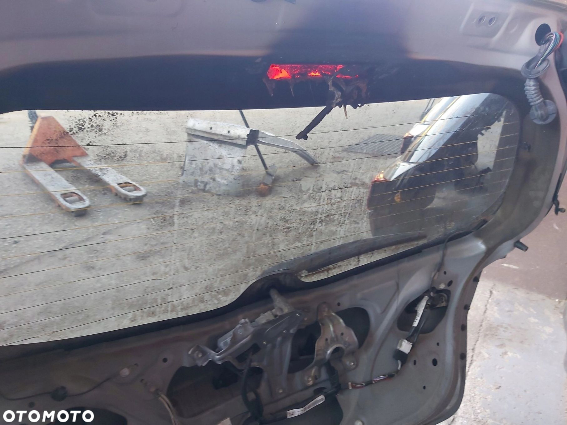 Toyota Yaris III Lift klapa tył bagażnika Hybryda lampa kamera - 5