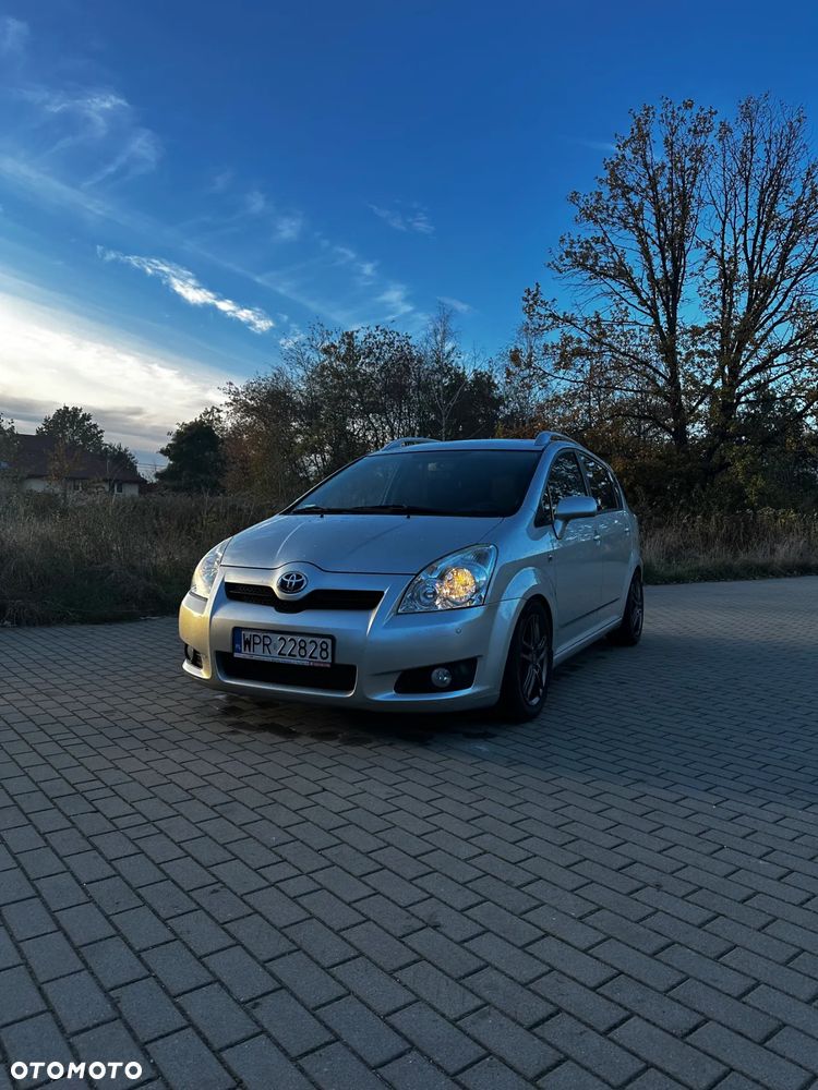 Toyota Corolla Verso 2.2 D-4D Prestige - 8
