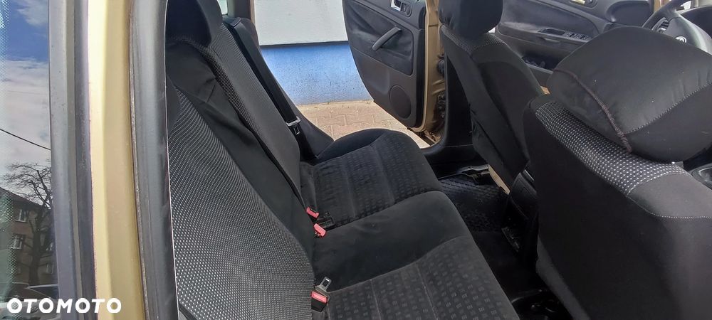 Volkswagen Passat - 9