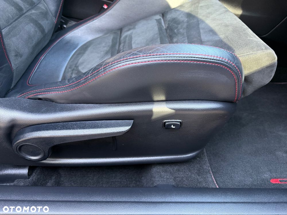 Kia Ceed 1.6 T-GDI GT-Challenge - 12