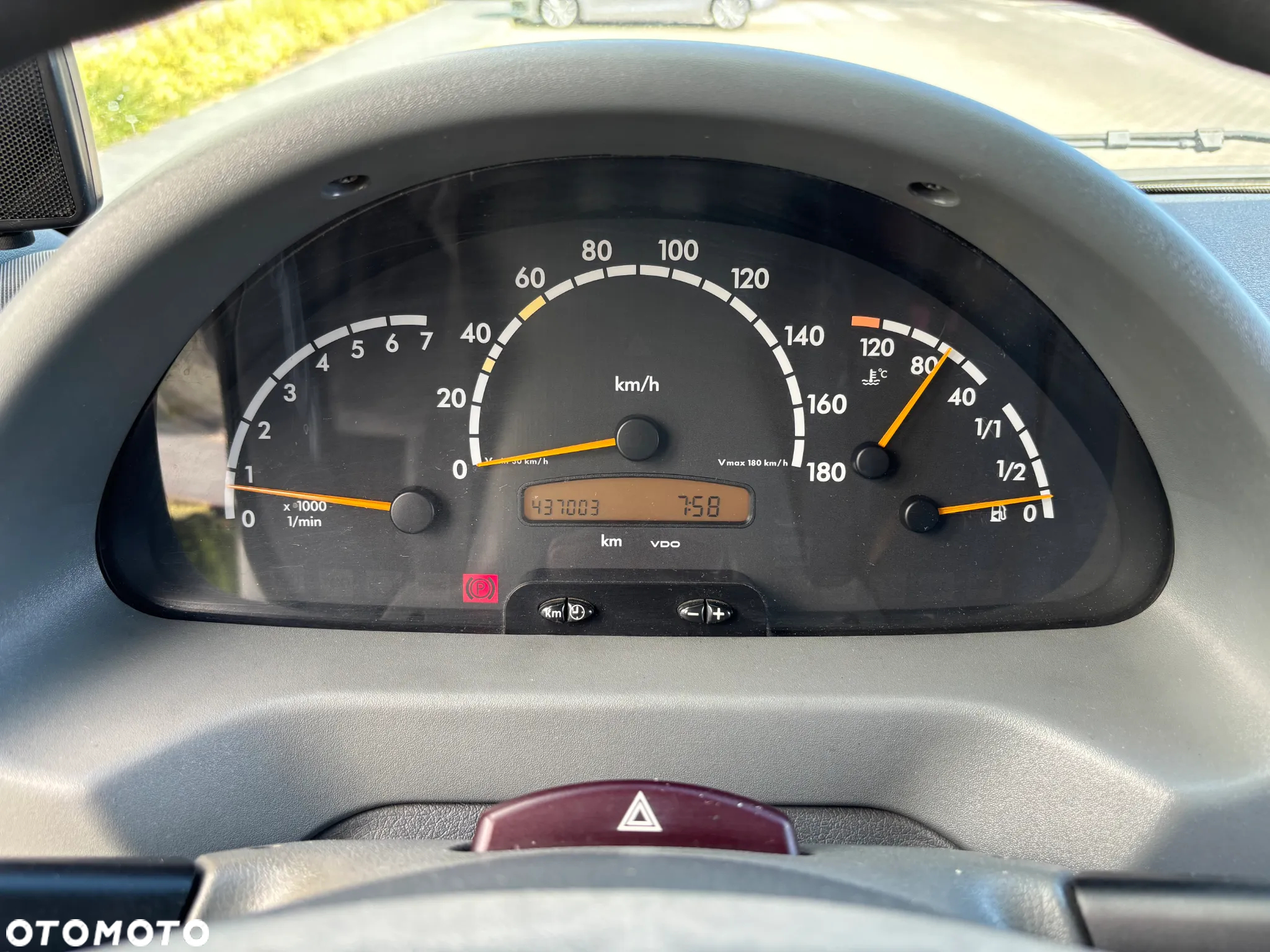 Mercedes-Benz Sprinter - 13