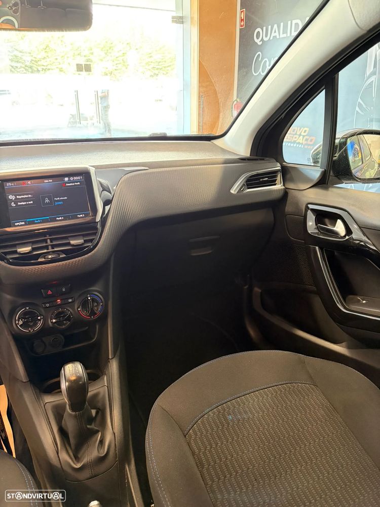 Peugeot 208 PureTech 82 Style - 13