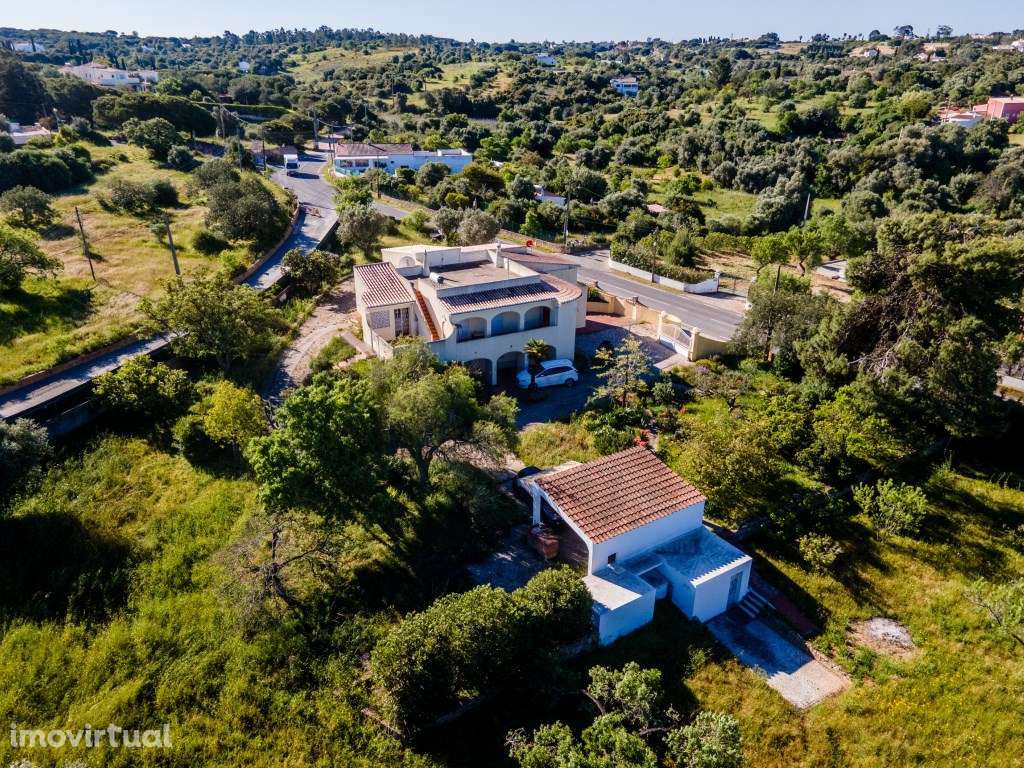 Moradia Isolada T4 com Cave e Terreno de 5.960 m² - Grande imagem: 2/40