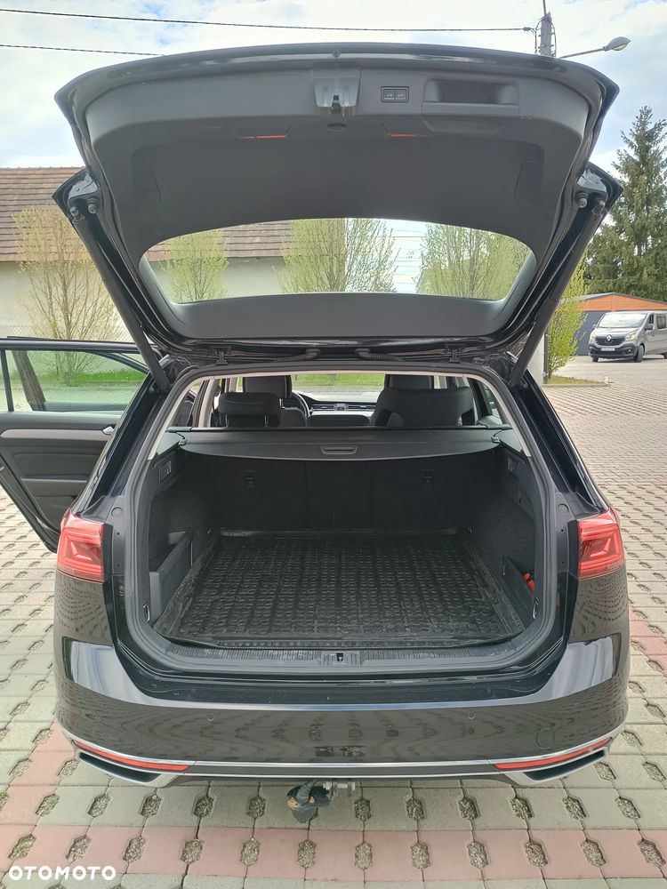 Volkswagen Passat - 14