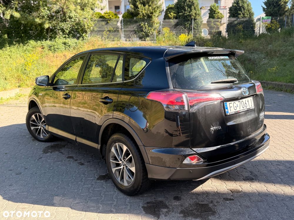Toyota RAV4 - 8