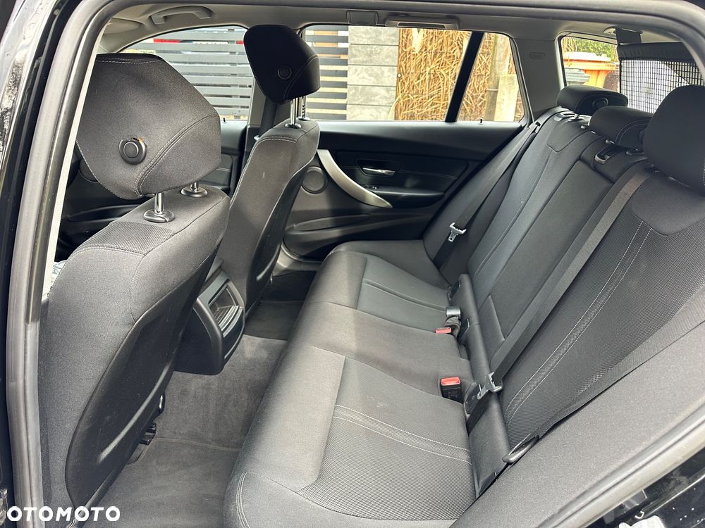 BMW Seria 3 318d - 19