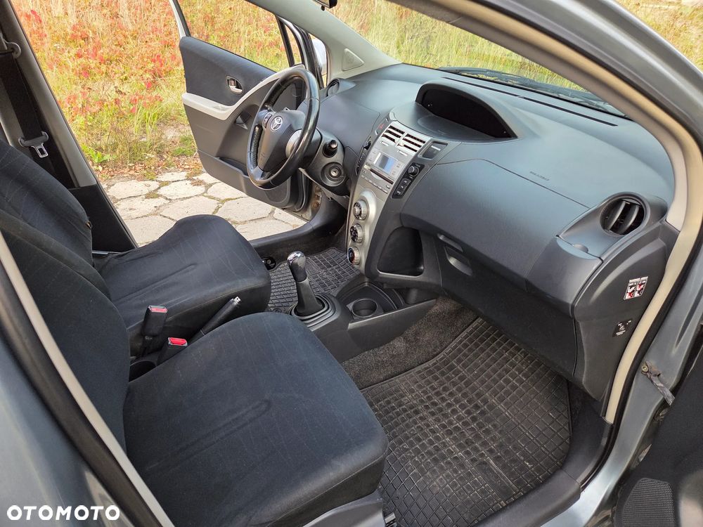 Toyota Yaris - 14
