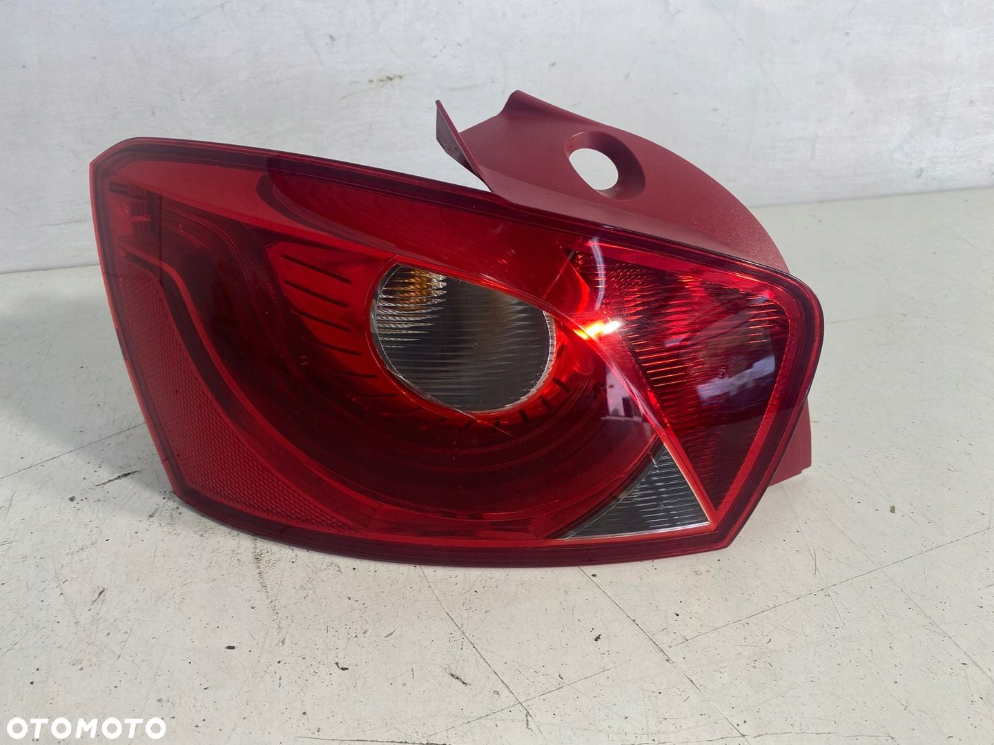 LAMPA LEWY TYŁ LEWA TYLNIA SEAT IBIZA IV 6J EU - 2