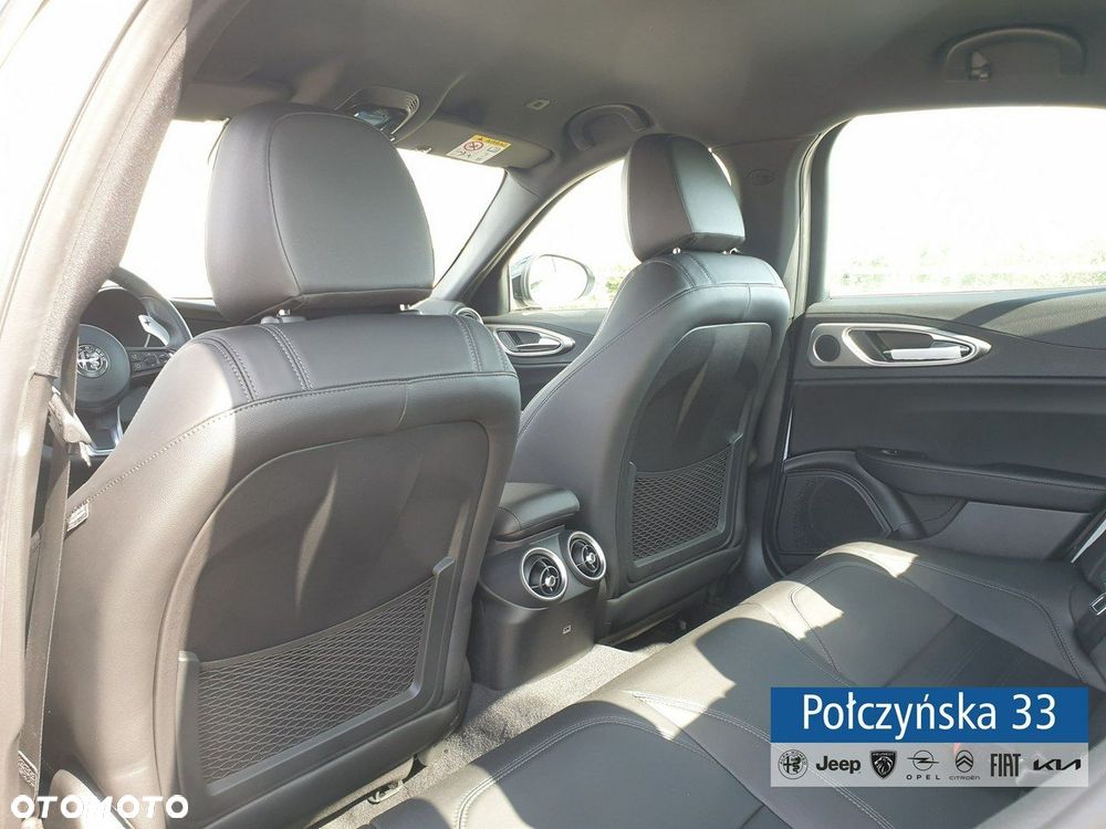 Alfa Romeo Giulia - 18