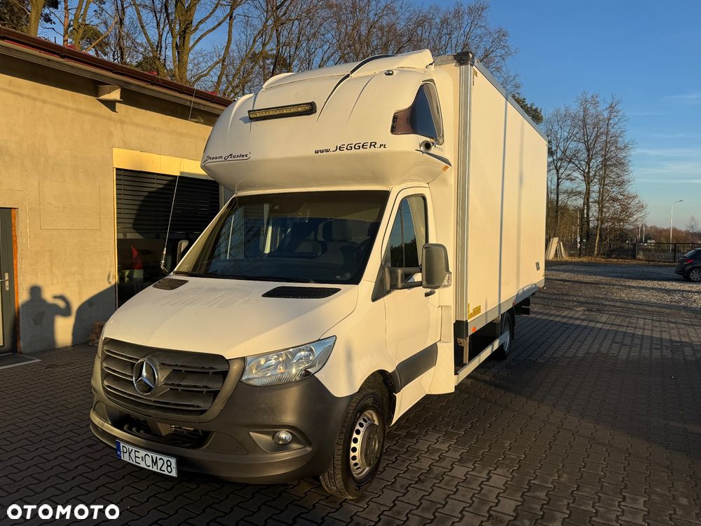 Mercedes-Benz Sprinter - 1