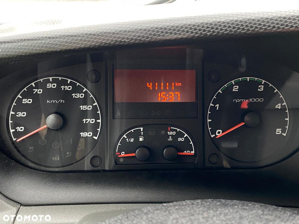 Iveco DAILY 35C17 3,0 HPI zabudowa specjalistyczna | świetna baza pod kampera, biuro, warsztat - 33