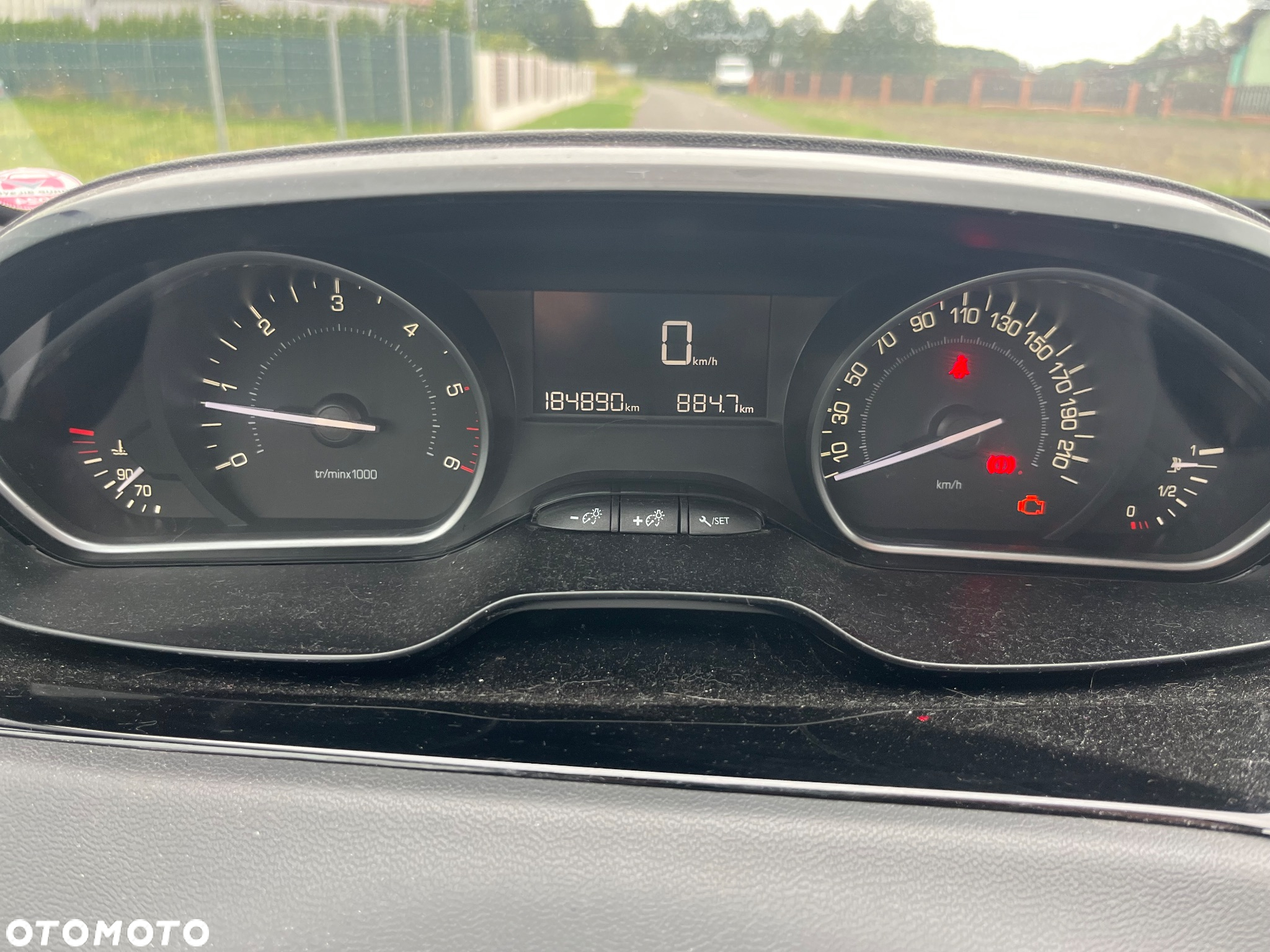 Peugeot 208 1.6 BlueHDi Allure S&S - 14
