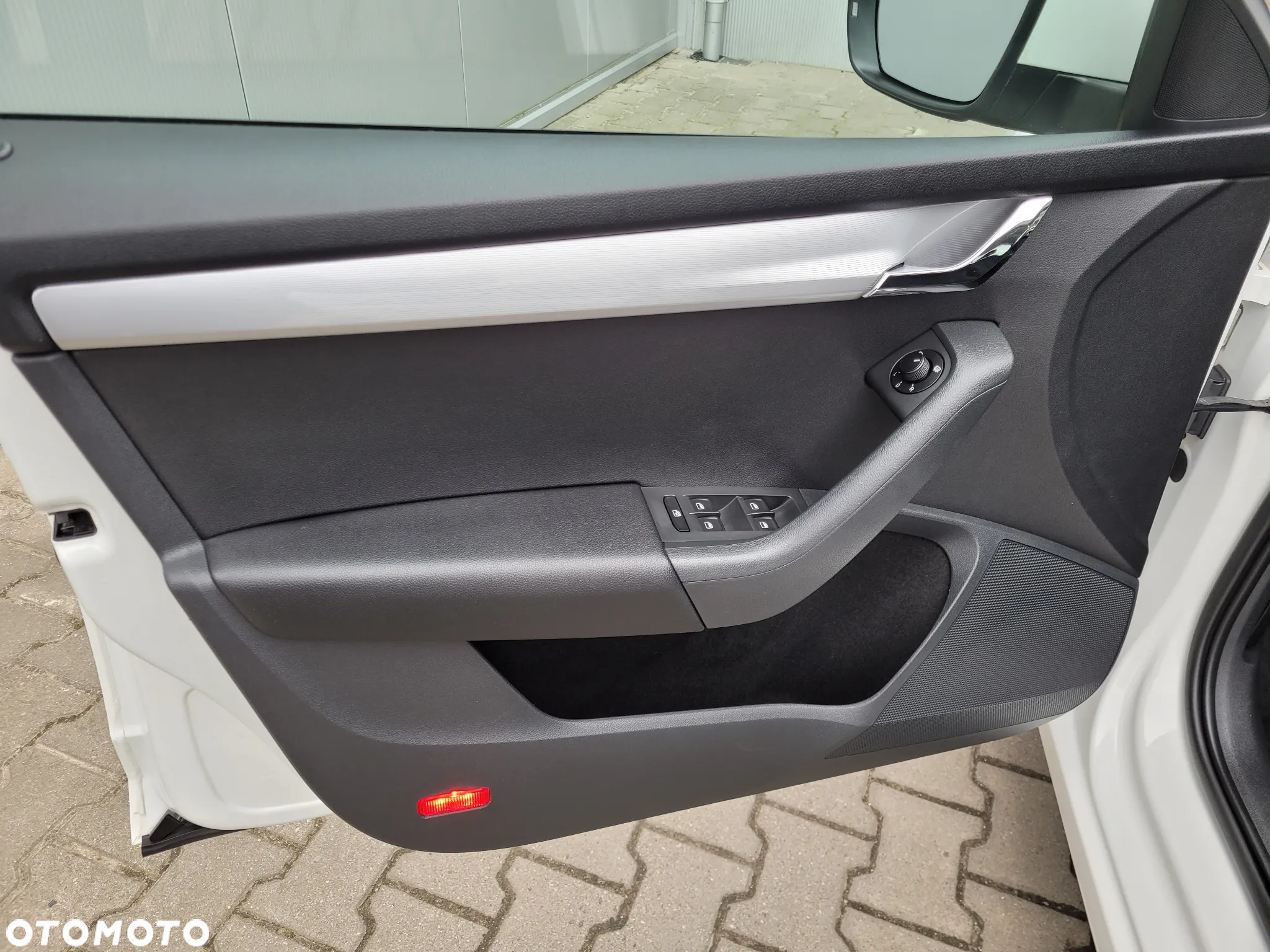 Skoda Octavia 2.0 TDI Elegance DSG - 8