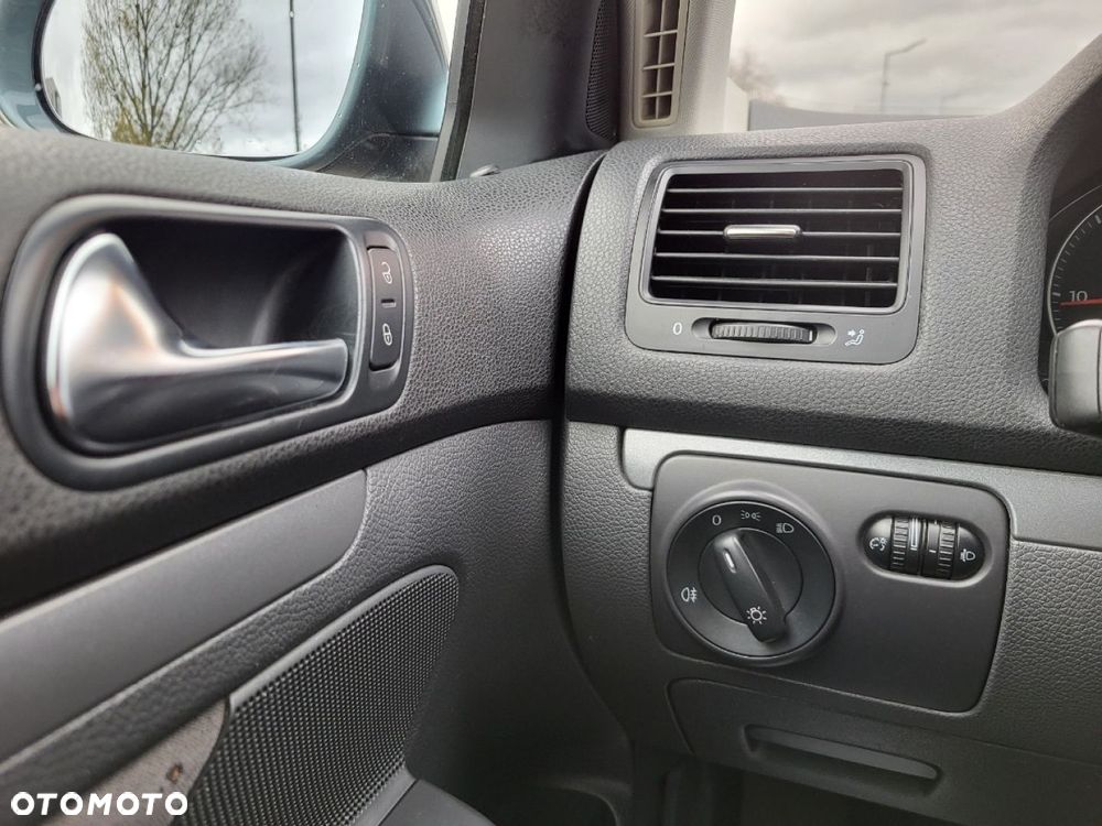 Volkswagen Golf - 15