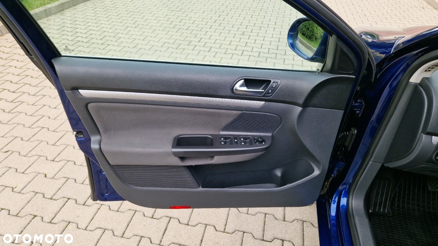 Volkswagen Golf 1.9 TDI DPF Edition BlueMotion - 11