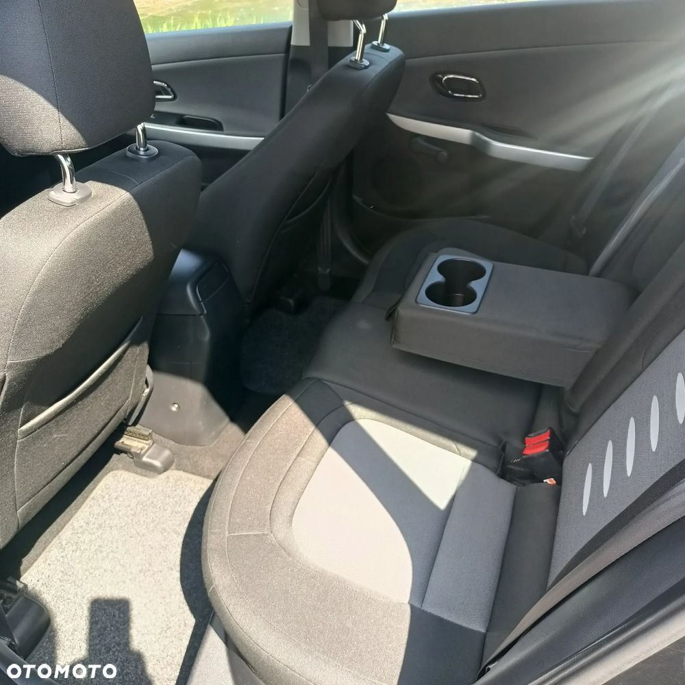 Kia Ceed - 8