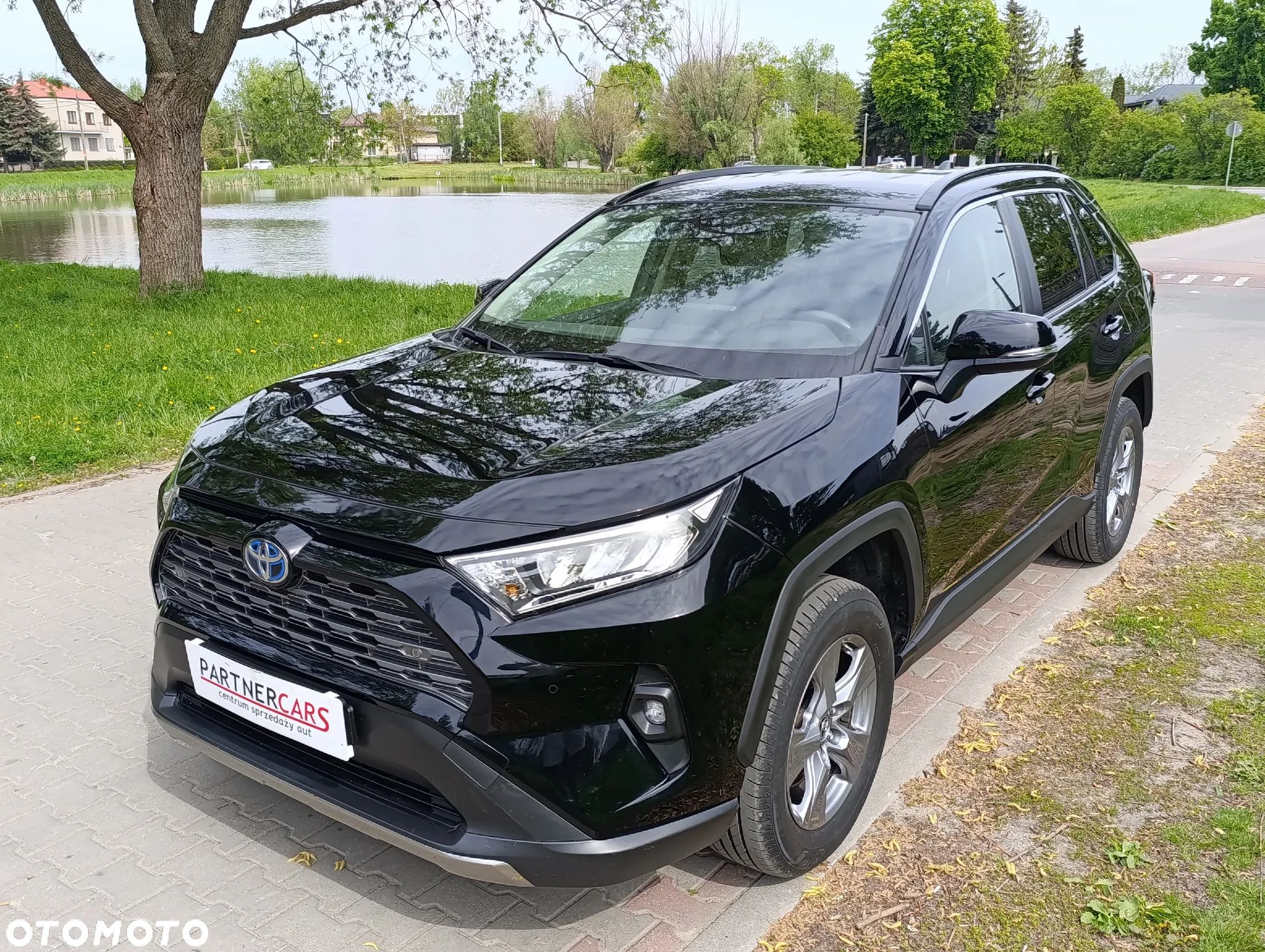 Toyota RAV4 - 1