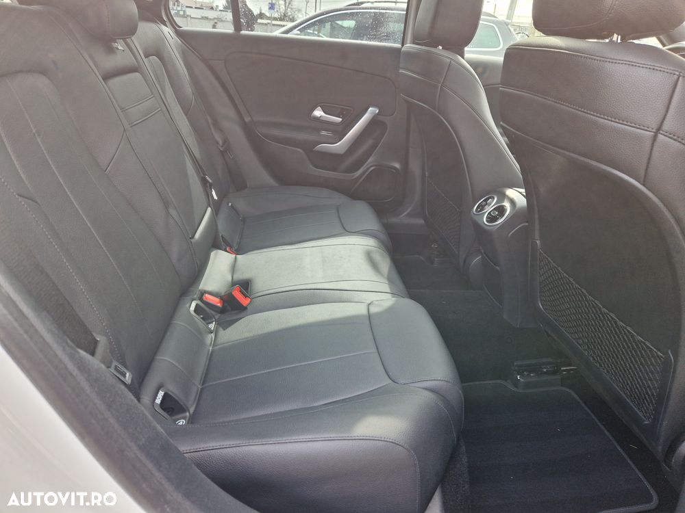 Mercedes-Benz A 220 Sedan 7G-DCT - 15