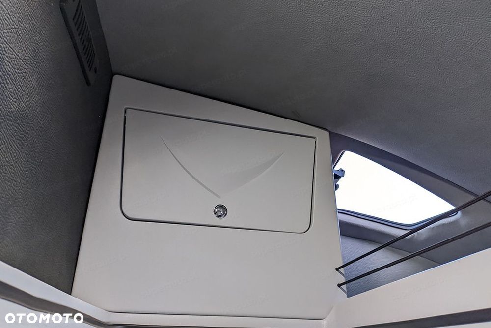 Iveco Daily 35S18 Zabudowa 10EP + Tył Spanie 3.0 180KM - 19