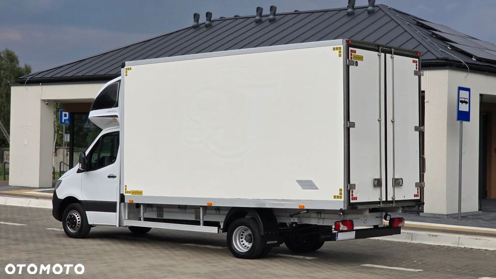 Mercedes-Benz SPRINTER 519 CDI 907❗❗190 KM / FULL OPCJA / AUTOMAT 9G-TRONIC / FULL LED / KONTENER 10EP  / DRZWI Z TYŁU / BLIŹNIAKI / XENON / RAMA / LAWETA / ZABUDOWA JEGGER / PODUSZKI PNEUMATYCZNE / SYPIALKA / SALON POLSKA ❗❗ - 20