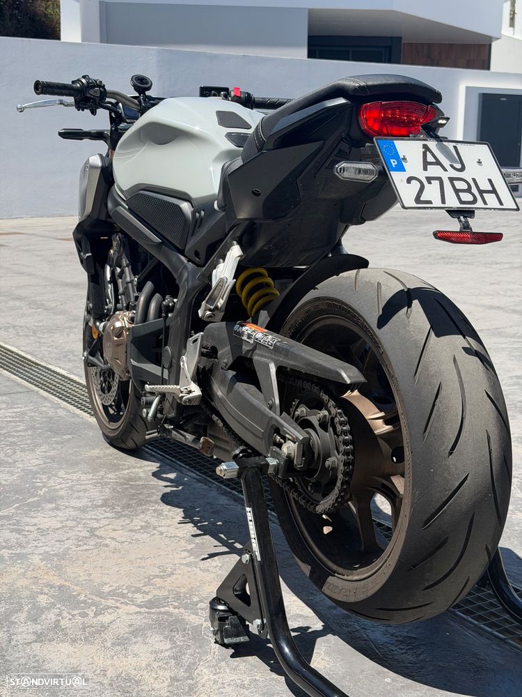 Honda CB R - 7