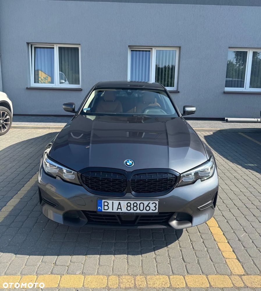 BMW Seria 3 330e PHEV xDrive - 29