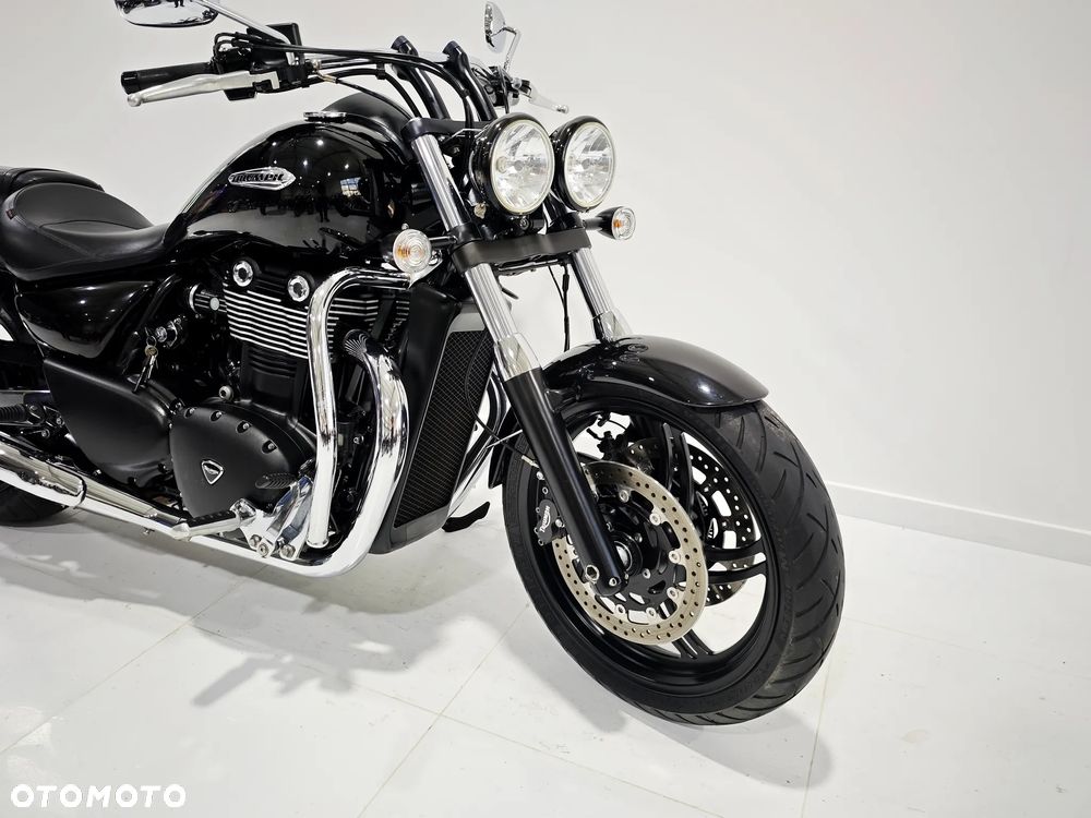 Triumph Thunderbird - 8