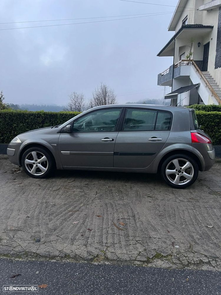 Renault Mégane 1.5 dCi Confort Authentique - 3