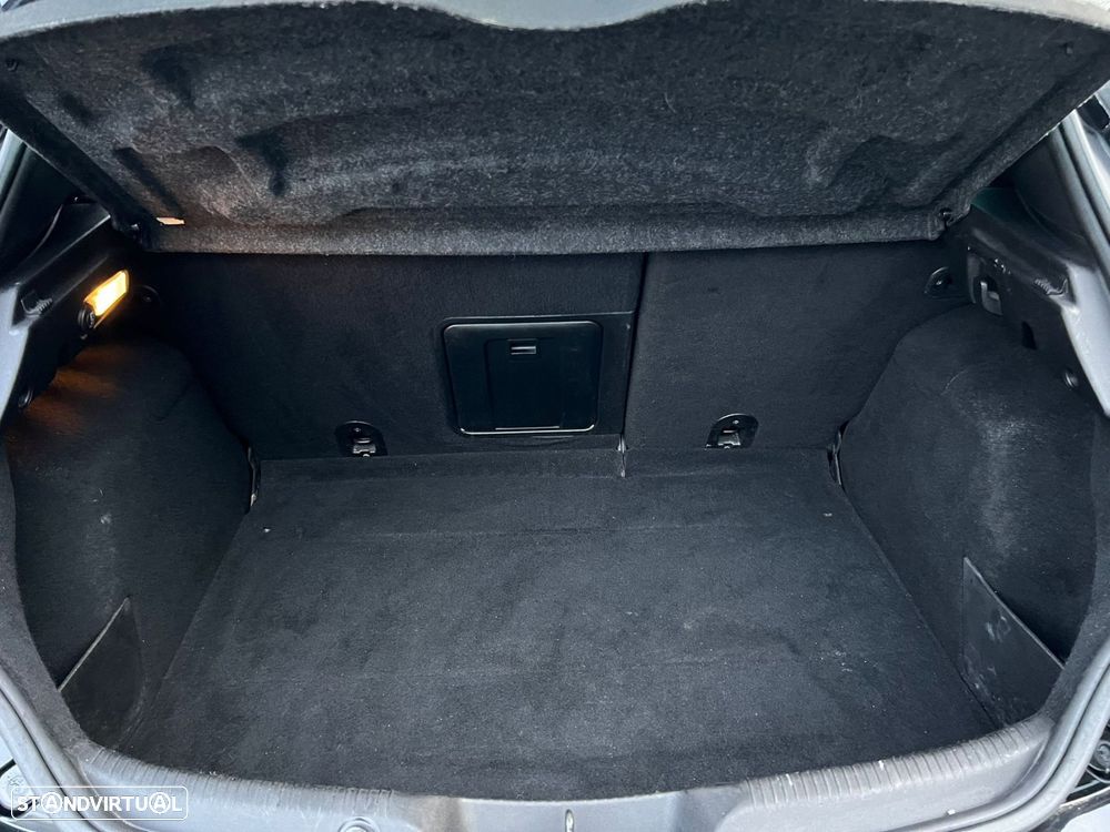 Alfa Romeo Giulietta 1.6 JTDM Distinctive - 16