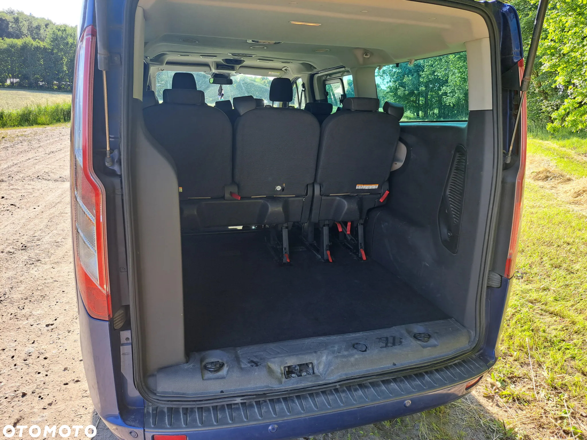 Ford Tourneo Custom - 9