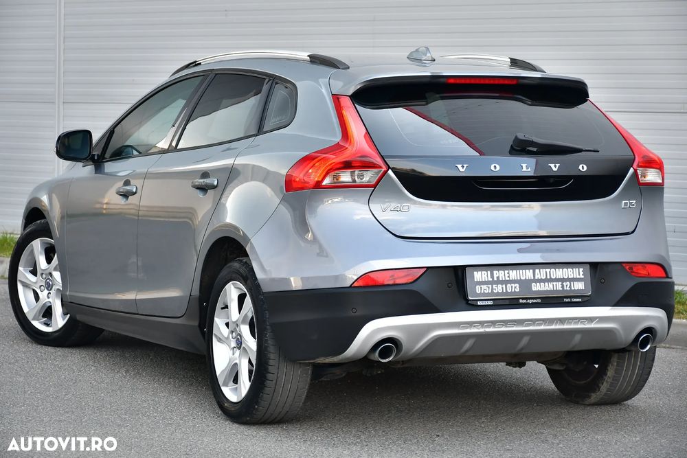 Volvo V40 D3 Geartronic Summum - 4