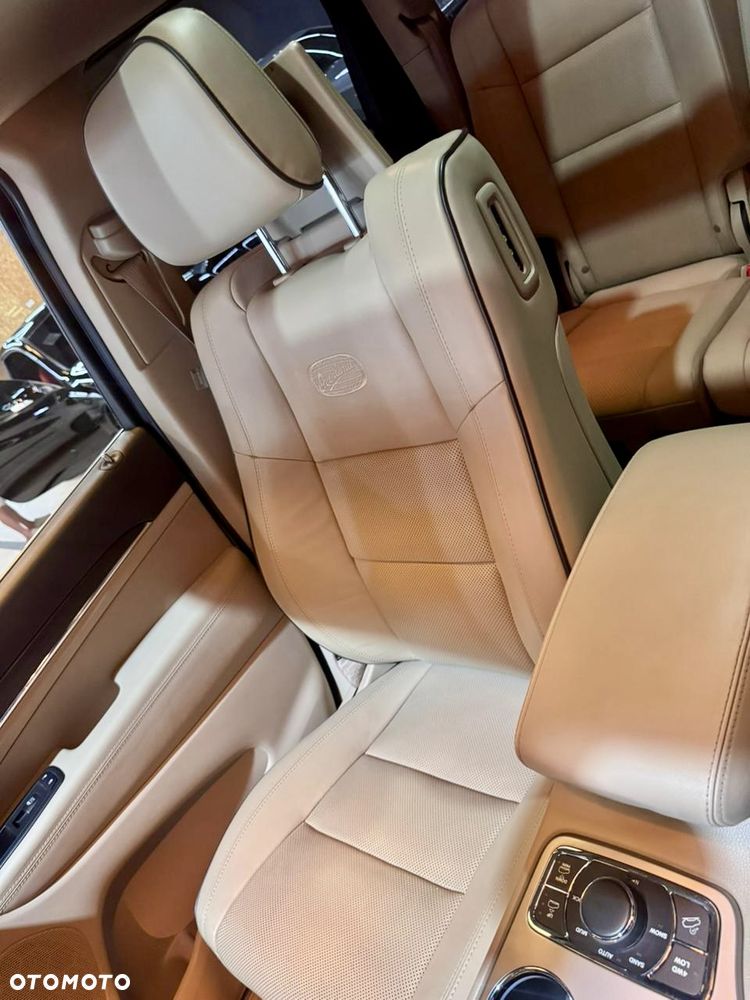 Jeep Grand Cherokee 5.7 V8 Overland Summit - 28