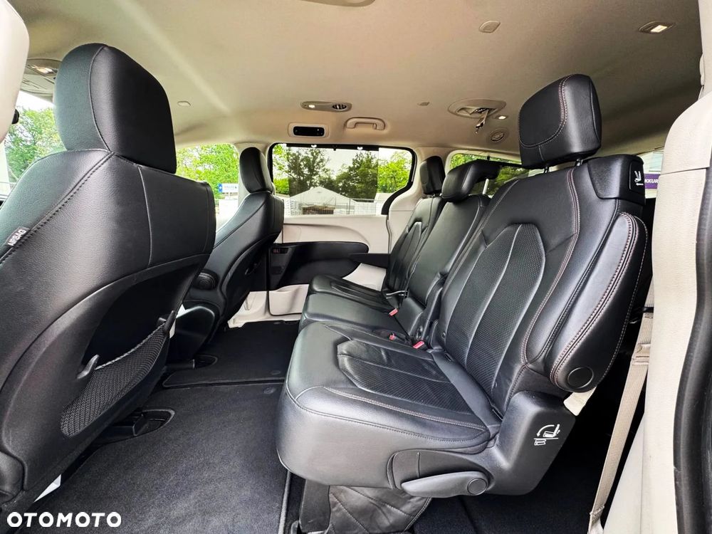 Chrysler Pacifica - 14