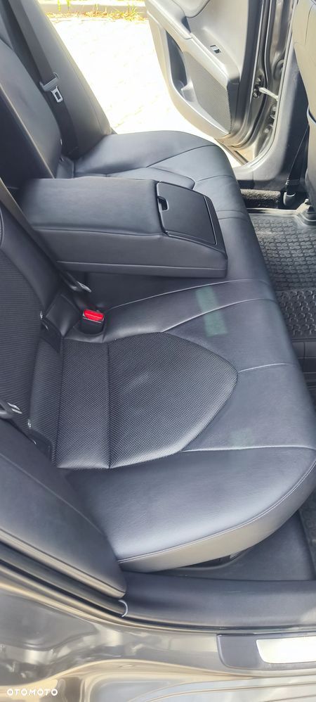Toyota Camry - 19