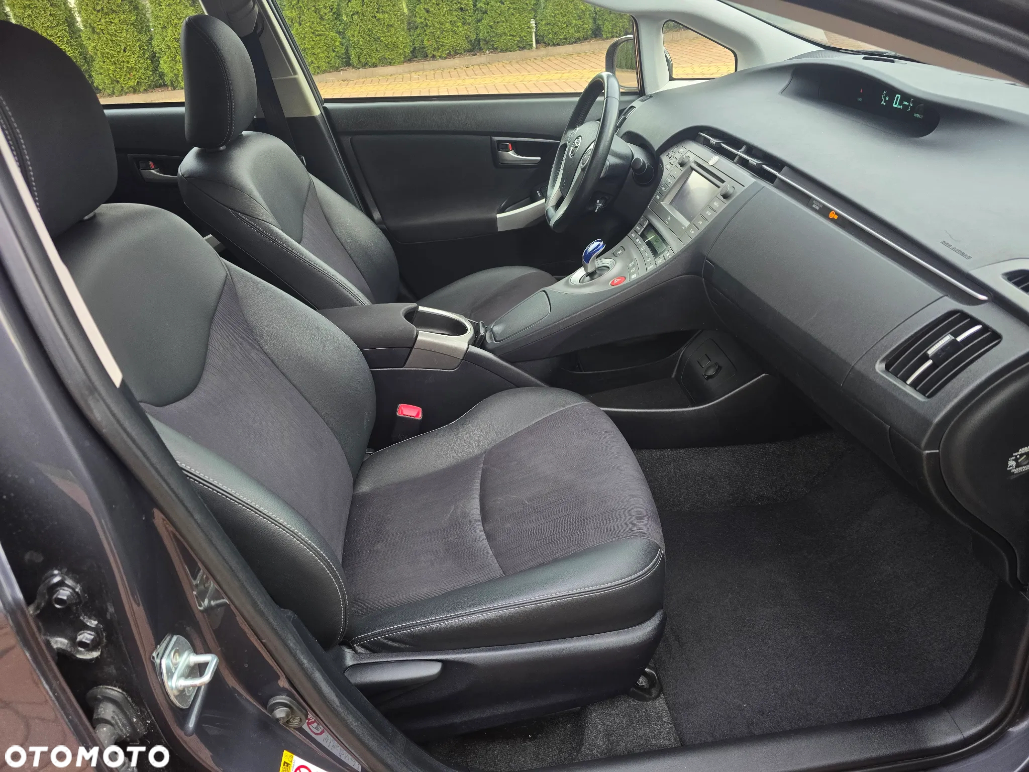 Toyota Prius 1.8 HSD Prestige - 20