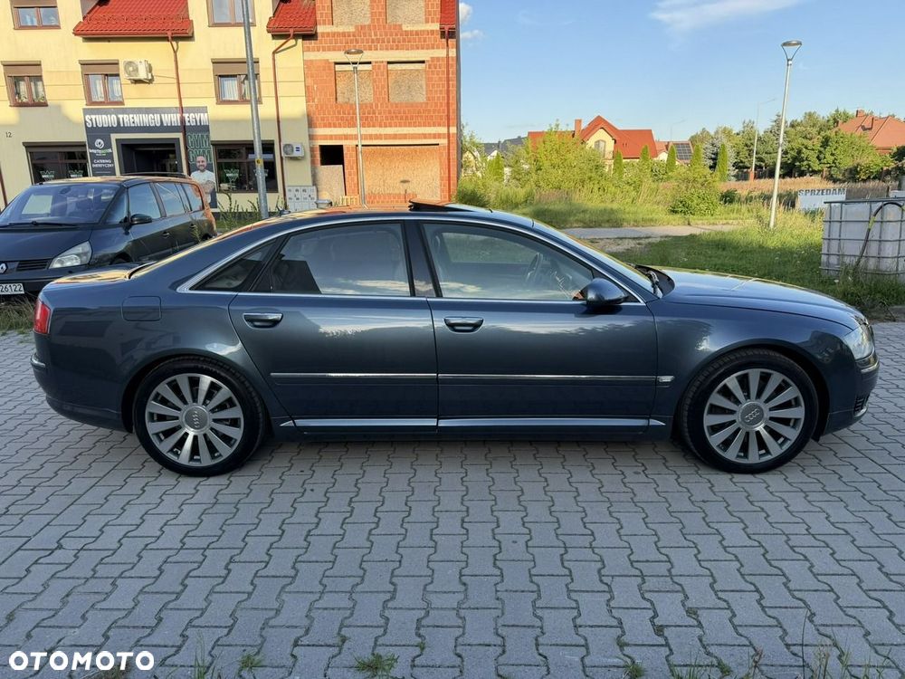 Audi A8 - 8
